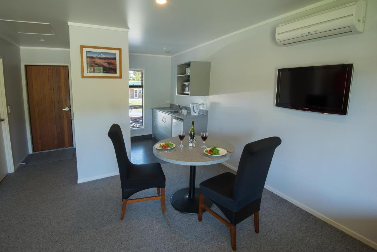Oasis Motel & Holiday Park Turangi Exteriör bild